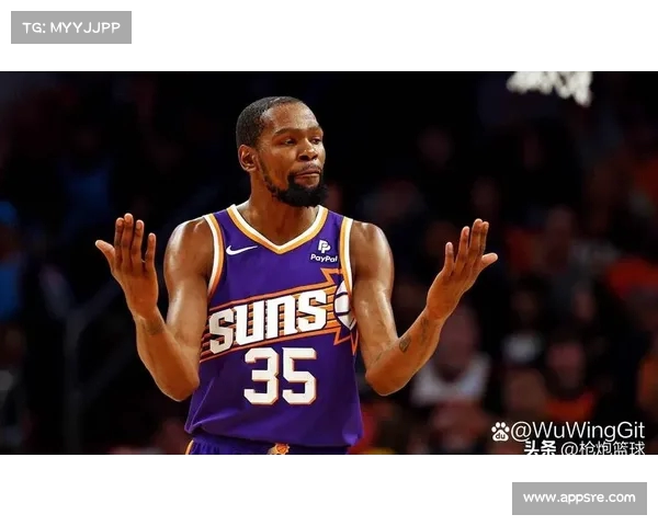 杰伦格林与狄龙现身WNBA赛场为菲尼克斯水星加油助威引发关注 杰伦格林与狄龙现身WNBA赛场为菲尼克斯水星加油助威引发关注